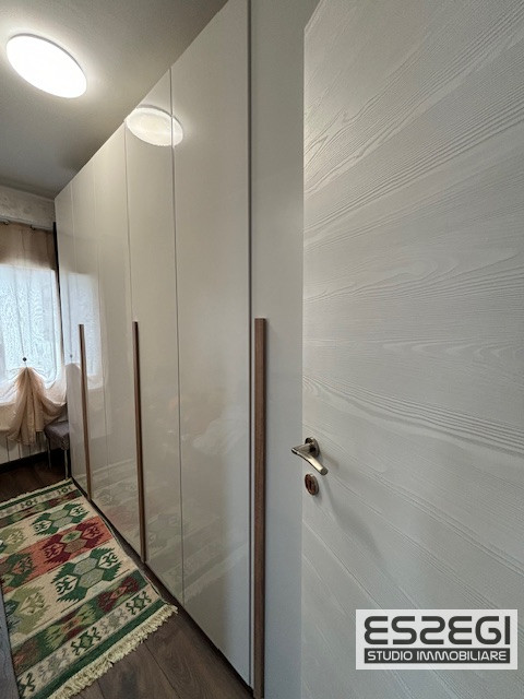 Fossò proponiamo in vendita casa singola terratetto elegante e moderna, situata nel centro del pa...