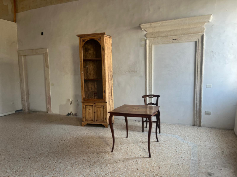 UBICAZIONE E CONTESTO
Nel comune di Camisano Vicentino, in una posizione tranquilla e riservata, ...