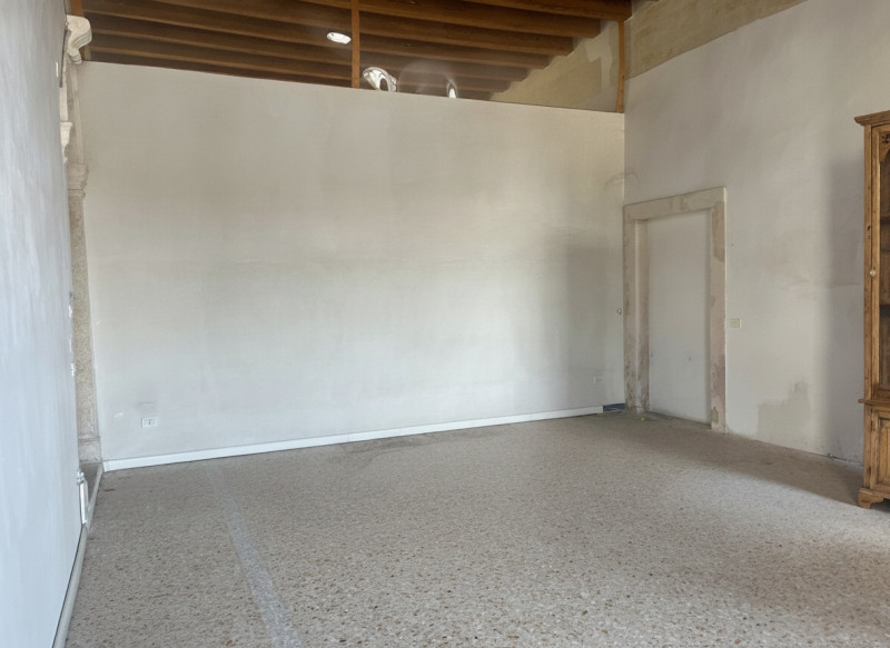UBICAZIONE E CONTESTO
Nel comune di Camisano Vicentino, proponiamo in locazione un monolocale sit...