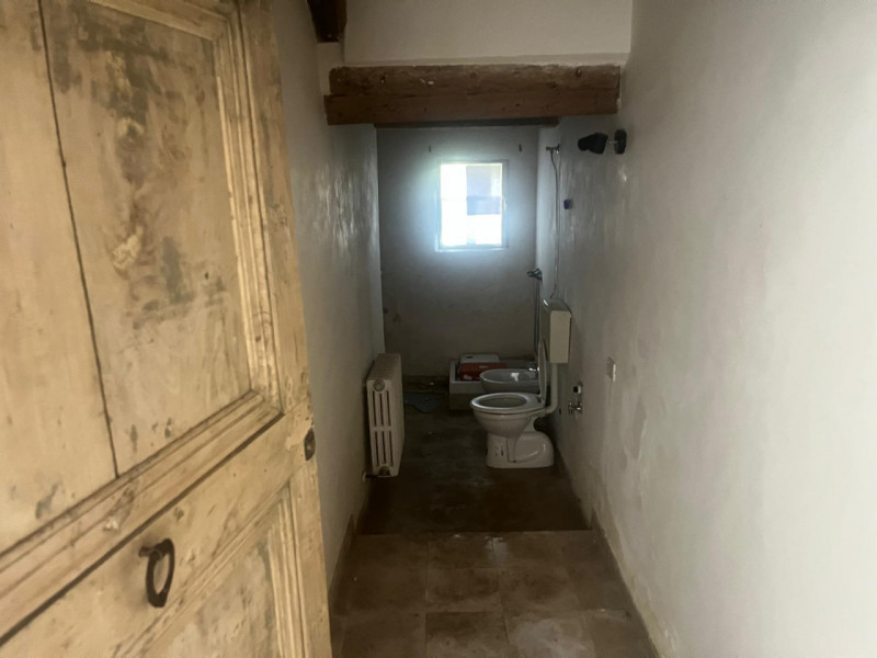 UBICAZIONE E CONTESTO
Nel comune di Camisano Vicentino, in una posizione tranquilla e riservata, ...