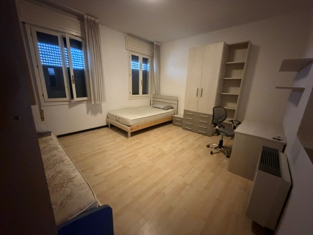 PADOVA-ARCELLA: Classe Energetica in definizione KWh/mq anno 
Proponiamo in quartiere comodo al c...