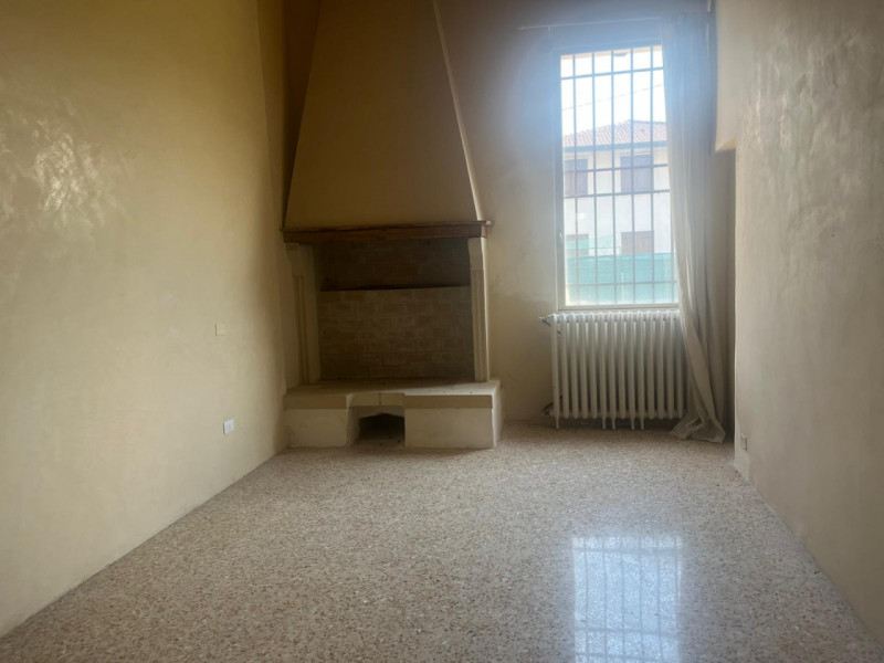 UBICAZIONE E CONTESTO
Nel comune di Camisano Vicentino, in una posizione tranquilla e riservata, ...