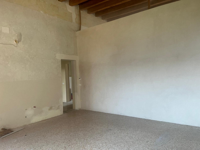 UBICAZIONE E CONTESTO
Nel comune di Camisano Vicentino, in una posizione tranquilla e riservata, ...