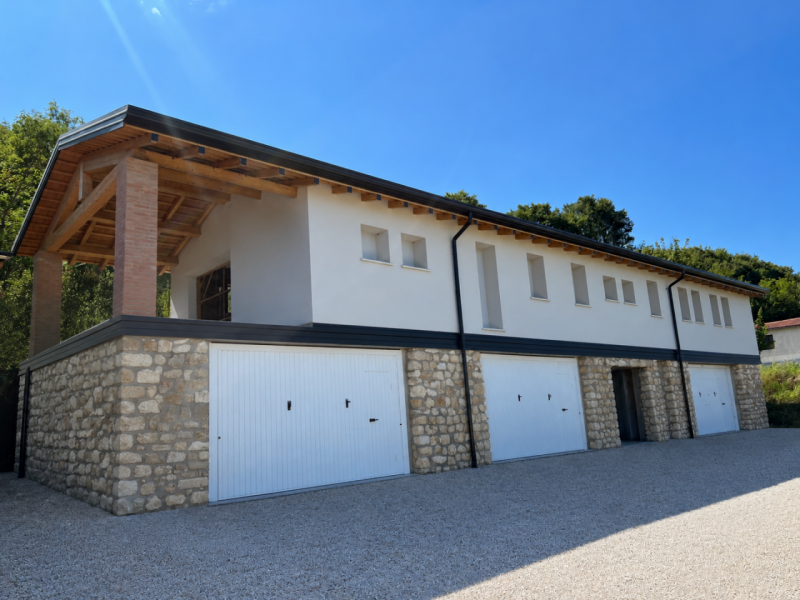 Orgiano (VI):

Con vista sui colli Berici, proponiamo casa singola sviluppata in un unico piano c...