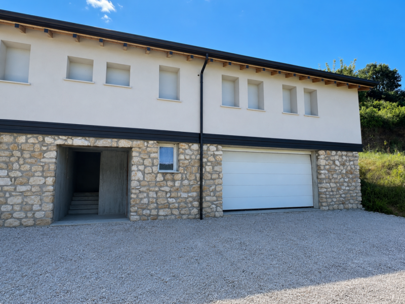 Orgiano (VI):

Con vista sui colli Berici, proponiamo casa singola sviluppata in un unico piano c...