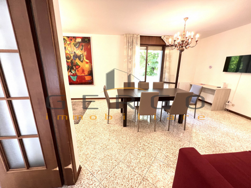 (Per INFO Cristina 3389226442) Splendido appartamento luminosissimo dalle grandi metrature, arred...
