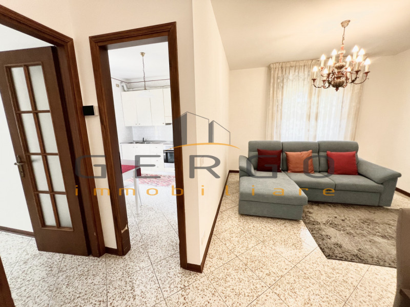 (Per INFO Cristina 3389226442) Splendido appartamento luminosissimo dalle grandi metrature, arred...