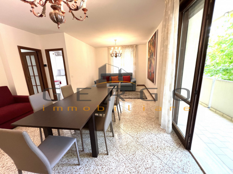 (Per INFO Cristina 3389226442) Splendido appartamento luminosissimo dalle grandi metrature, arred...