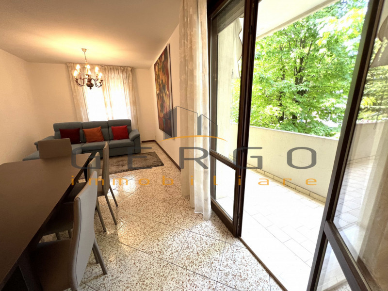 (Per INFO Cristina 3389226442) Splendido appartamento luminosissimo dalle grandi metrature, arred...