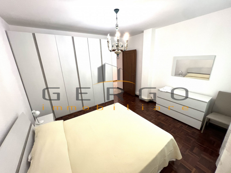 (Per INFO Cristina 3389226442) Splendido appartamento luminosissimo dalle grandi metrature, arred...