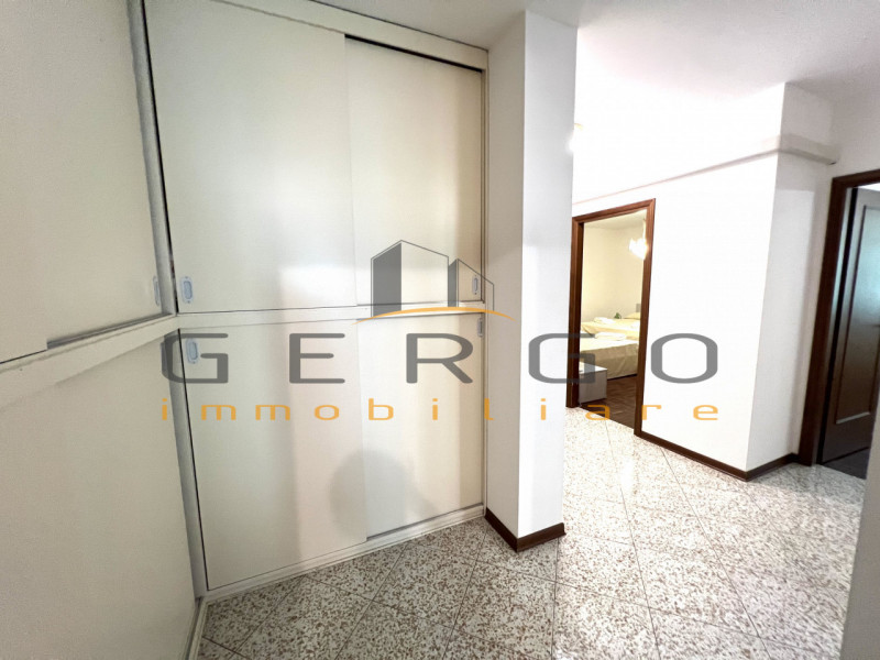 (Per INFO Cristina 3389226442) Splendido appartamento luminosissimo dalle grandi metrature, arred...