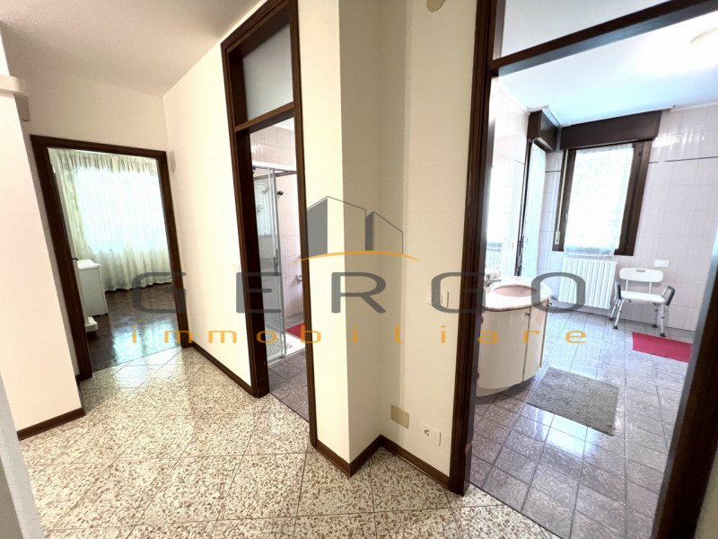 (Per INFO Cristina 3389226442) Splendido appartamento luminosissimo dalle grandi metrature, arred...