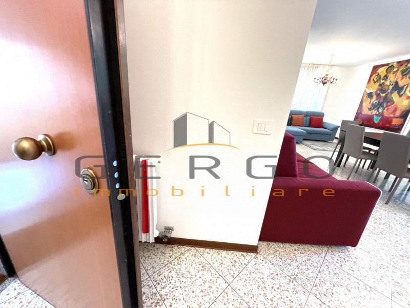 (Per INFO Cristina 3389226442) Splendido appartamento luminosissimo dalle grandi metrature, arred...
