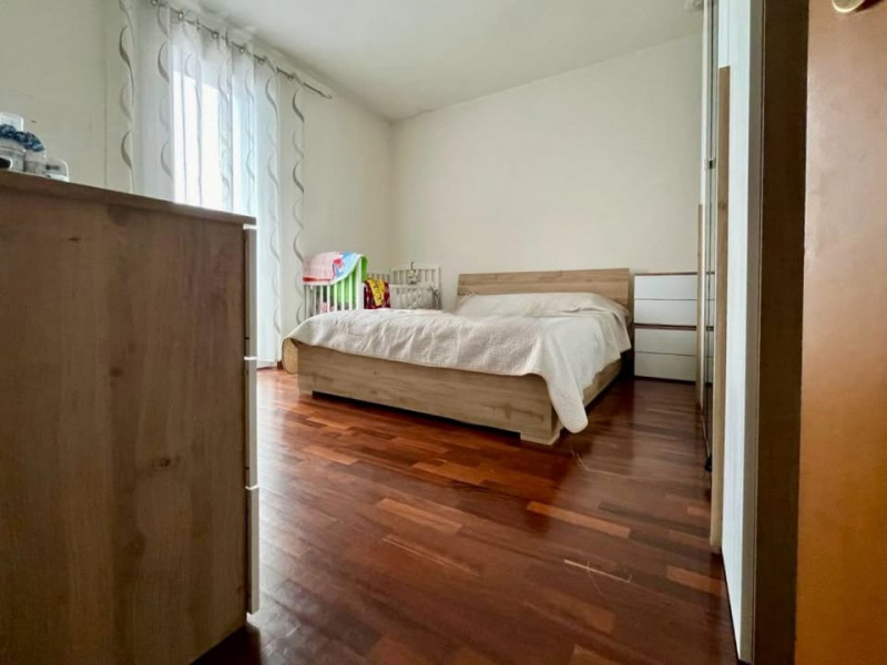 In un contesto residenziale curato e ben abitato, proponiamo in vendita un luminoso appartamento ...