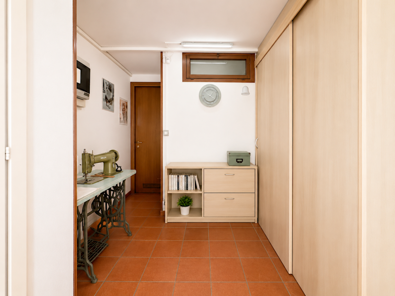 Ad Altavilla Vicentina, in un elegante contesto residenziale immerso nel verde, proponiamo una ra...