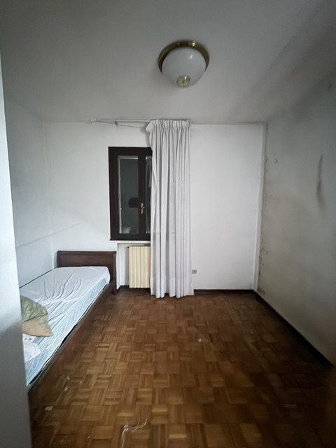 VEGGIANO (PD) Rustico singolo abitabile di mq. 360, con stalla e fienile di mq. 360 da ristruttur...