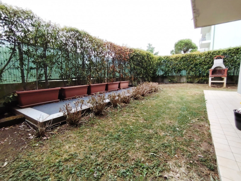 Thiene, via Monte Zebio. Bicamere piano terra con ingresso indipendente e ampio giardino. Trattat...
