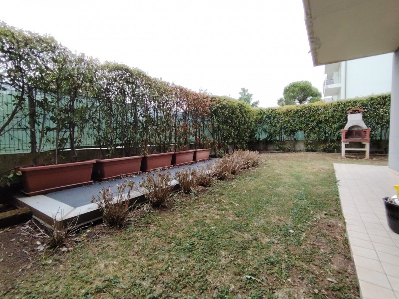 Thiene, via Monte Zebio. Bicamere piano terra con ingresso indipendente e ampio giardino. Trattat...