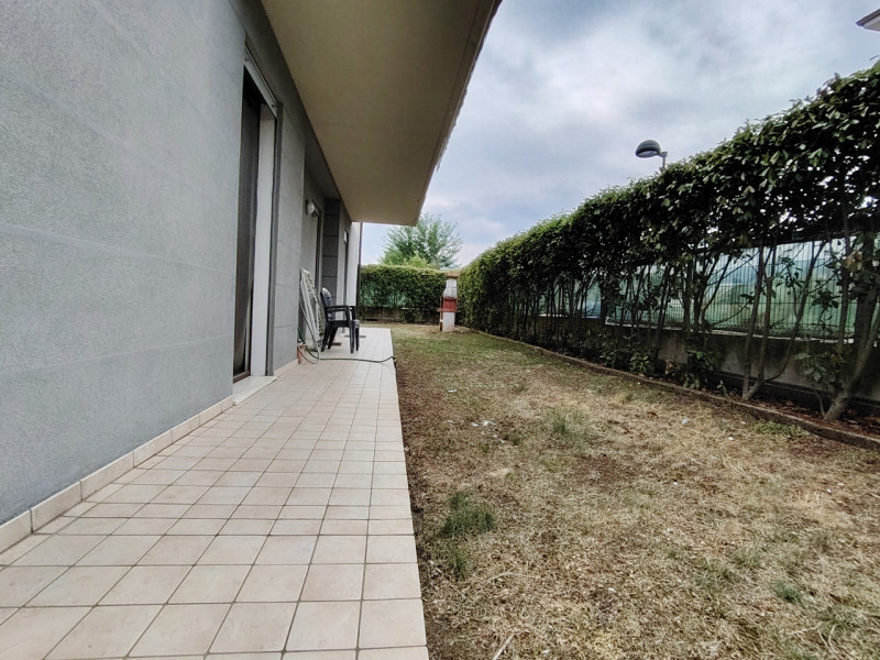 Thiene, via Monte Zebio. Bicamere piano terra con ingresso indipendente e ampio giardino. Trattat...