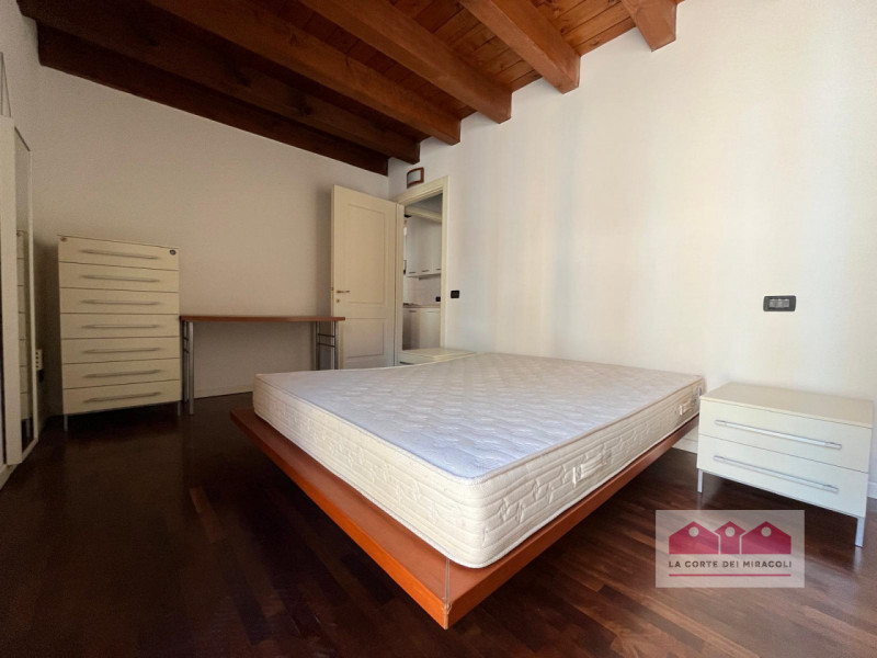 CORSO PADOVA: SILENZIOSO MINI APPARTAMENTO POSTO AL SECONDO PIANO DI UNA PALAZZINA SERVITA DA ASC...
