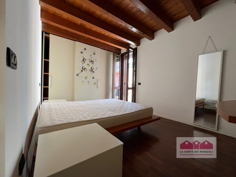 CORSO PADOVA: SILENZIOSO MINI APPARTAMENTO POSTO AL SECONDO PIANO DI UNA PALAZZINA SERVITA DA ASC...