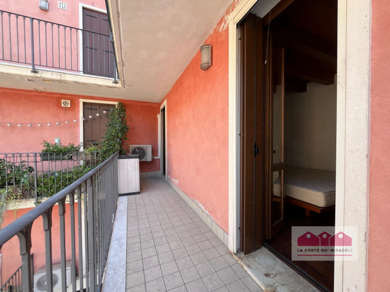CORSO PADOVA: SILENZIOSO MINI APPARTAMENTO POSTO AL SECONDO PIANO DI UNA PALAZZINA SERVITA DA ASC...