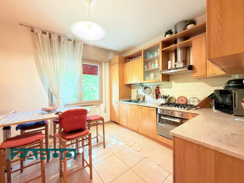 Rif. A-245 (per info G. 350 5383983 | N. 340 9172184 )

Nel cuore di Castello di Godego, in una p...