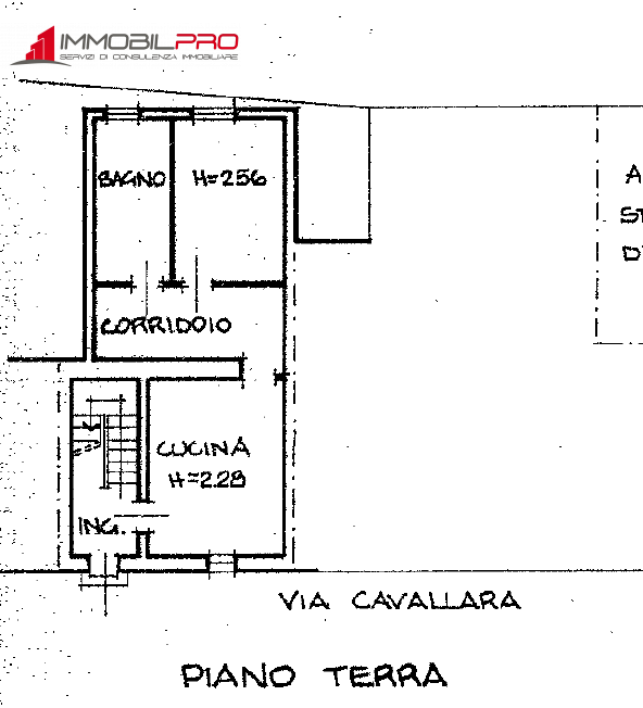 Nel cuore della tranquillità di Valdastico proponiamo in vendita una spaziosa casa a schiera di 1...