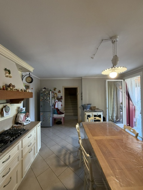Villa del Conte: Vendesi Porzione centrale con ingresso indipendente e giardino privato con favol...