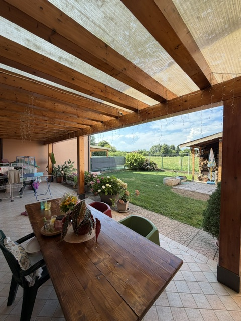 Villa del Conte: Vendesi Porzione centrale con ingresso indipendente e giardino privato con favol...