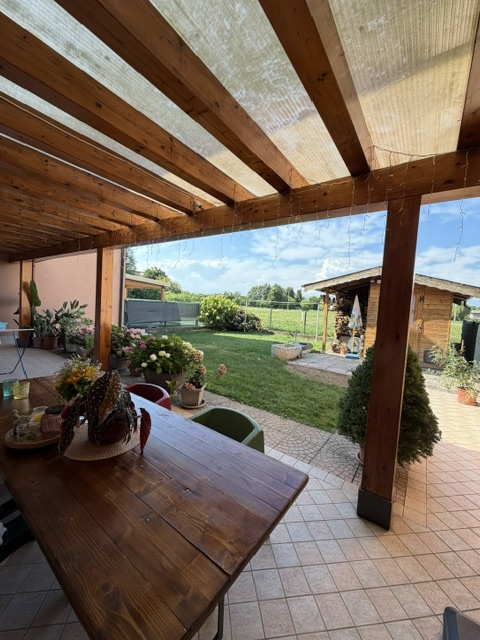 Villa del Conte: Vendesi Porzione centrale con ingresso indipendente e giardino privato con favol...