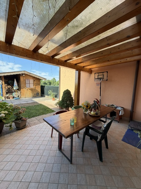 Villa del Conte: Vendesi Porzione centrale con ingresso indipendente e giardino privato con favol...