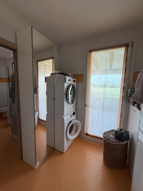 Villa del Conte: Vendesi Porzione centrale con ingresso indipendente e giardino privato con favol...