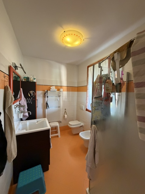 Villa del Conte: Vendesi Porzione centrale con ingresso indipendente e giardino privato con favol...