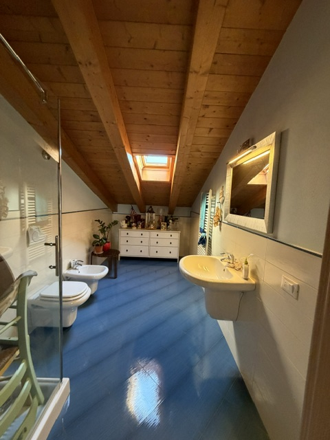 Villa del Conte: Vendesi Porzione centrale con ingresso indipendente e giardino privato con favol...
