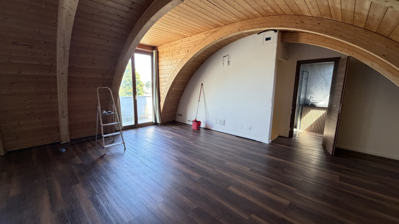 Scopri questo splendido appartamento quadrilocale situato nel cuore della zona Torre di Padova, l...