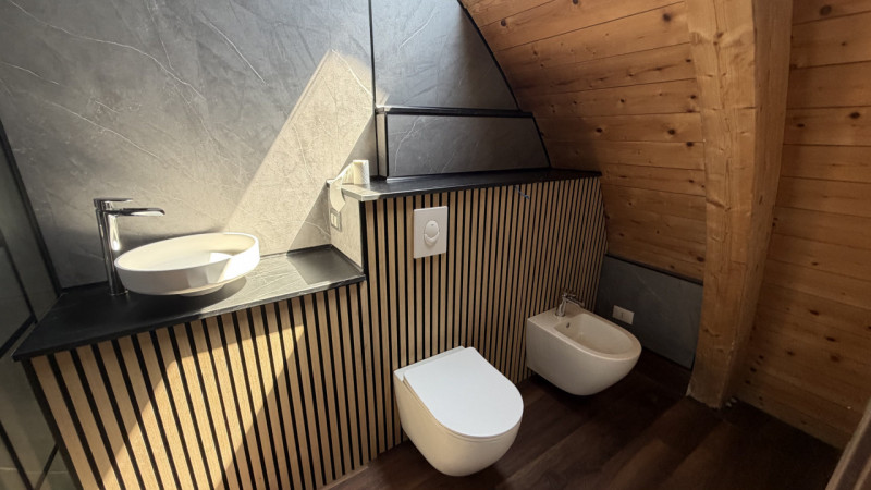 Scopri questo splendido appartamento quadrilocale situato nel cuore della zona Torre di Padova, l...