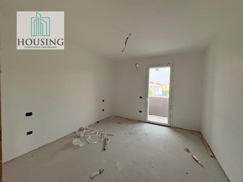 Nel cuore di un tranquillo e verdeggiante quartiere residenziale ad Albignasego, proponiamo in ve...