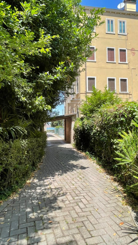 LIDO DI VENEZIA  SPLENDIDO ATTICO CON TERRAZZO A DUE PASSI DELL'INBARCADERO E DAL PONTILE PER AUT...