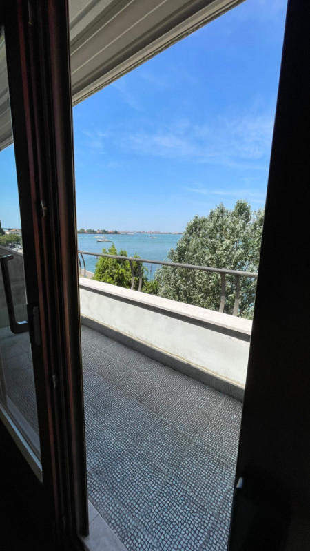 LIDO DI VENEZIA  SPLENDIDO ATTICO CON TERRAZZO A DUE PASSI DELL'INBARCADERO E DAL PONTILE PER AUT...