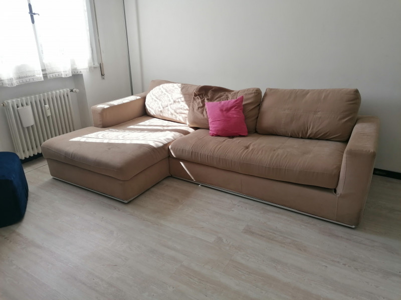 Immobile in esclusiva al Gruppo Padova MLS. 

CADONEGHE - CASTAGNARA - In zona residenziale, como...