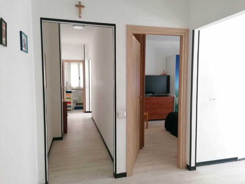 Immobile in esclusiva al Gruppo Padova MLS. 

CADONEGHE - CASTAGNARA - In zona residenziale, como...