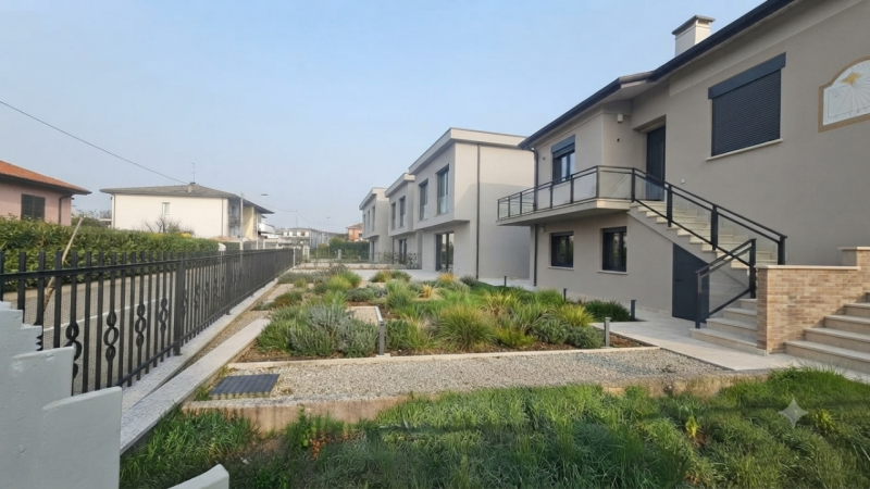Opportunità di Investimento: Casa Singola con Due Appartamenti Indipendenti

Situata in una tranq...