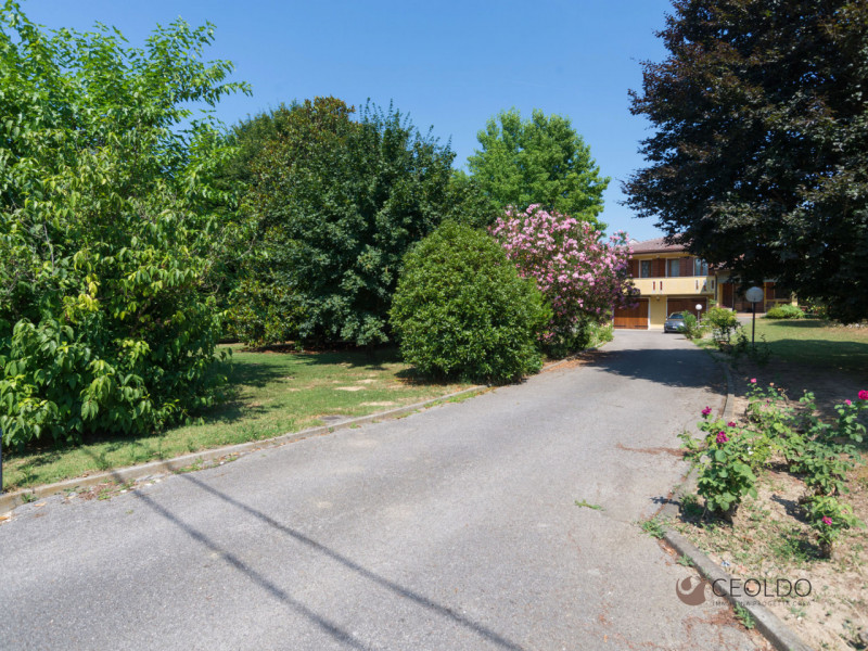 VIGONZA LOCALITA' Pionca vi proponiamo una villa  con SPAZIO E PRIVACY A DUE PASSI DAI SERVIZI

C...