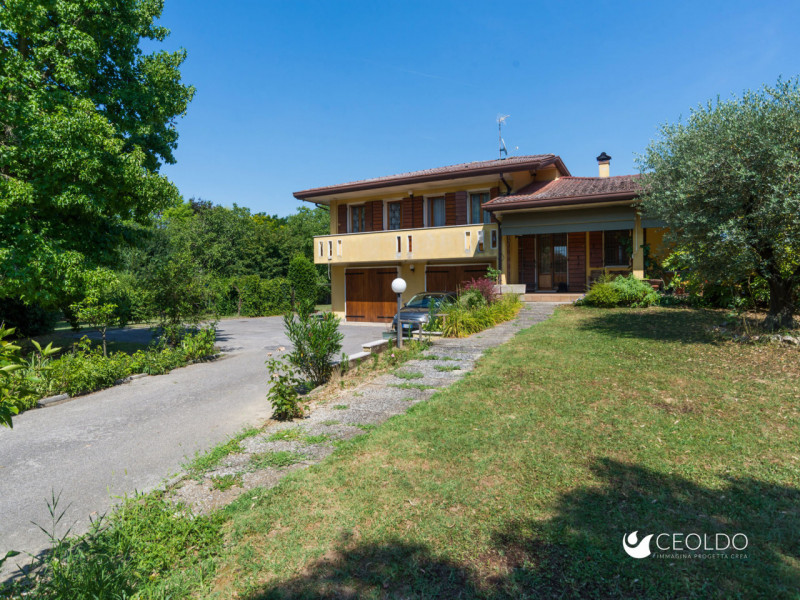 VIGONZA LOCALITA' Pionca vi proponiamo una villa  con SPAZIO E PRIVACY A DUE PASSI DAI SERVIZI

C...