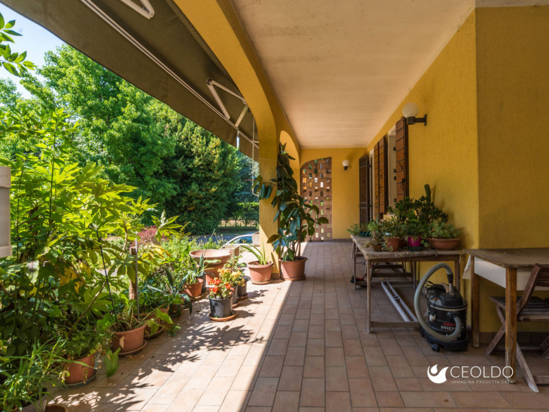 VIGONZA LOCALITA' Pionca vi proponiamo una villa  con SPAZIO E PRIVACY A DUE PASSI DAI SERVIZI

C...