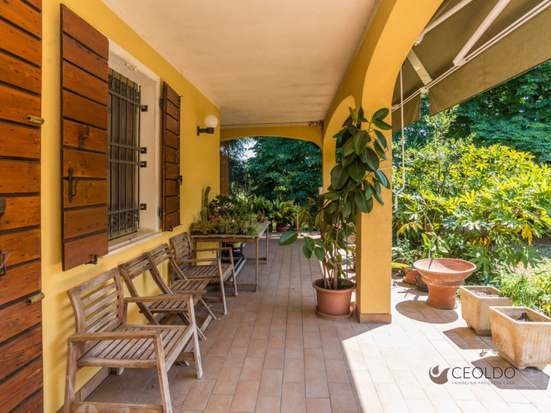 VIGONZA LOCALITA' Pionca vi proponiamo una villa  con SPAZIO E PRIVACY A DUE PASSI DAI SERVIZI

C...