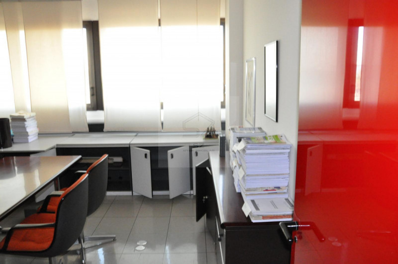 UFFICIO- ZONA INDUSTRIALE 

Vendesi ufficio di 450 mq commerciali situato nel cuore della Zona In...