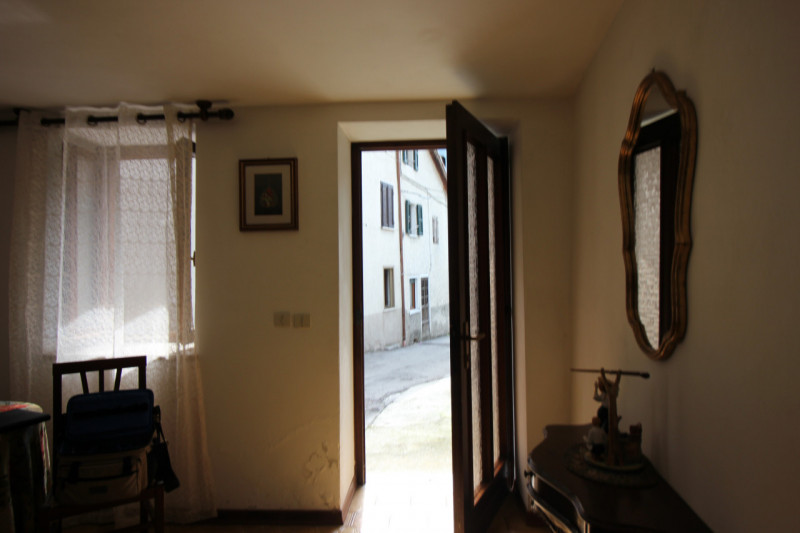 Nel cuore del suggestivo Comune di Valdastico, immerso in un paesaggio montano incantevole e circ...