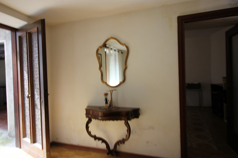 Nel cuore del suggestivo Comune di Valdastico, immerso in un paesaggio montano incantevole e circ...